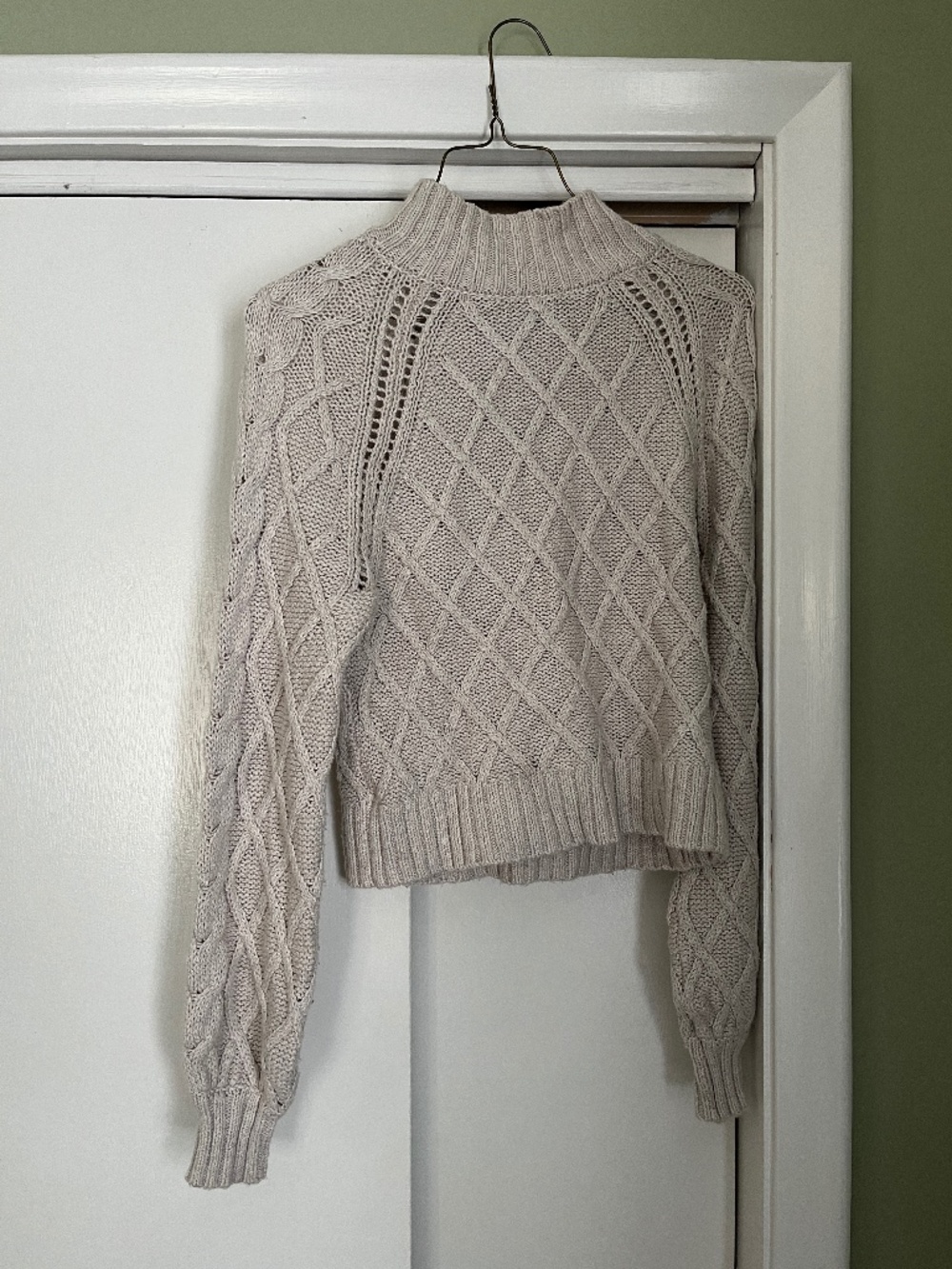 American Eagle Sweater